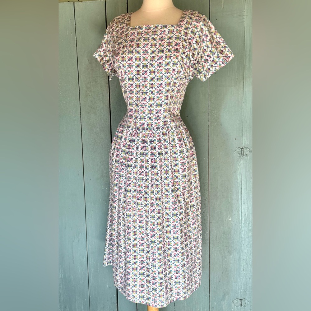 VTG 1940s Charming Novelty Print Day Dress Cotton Midi Side Zip XS-S